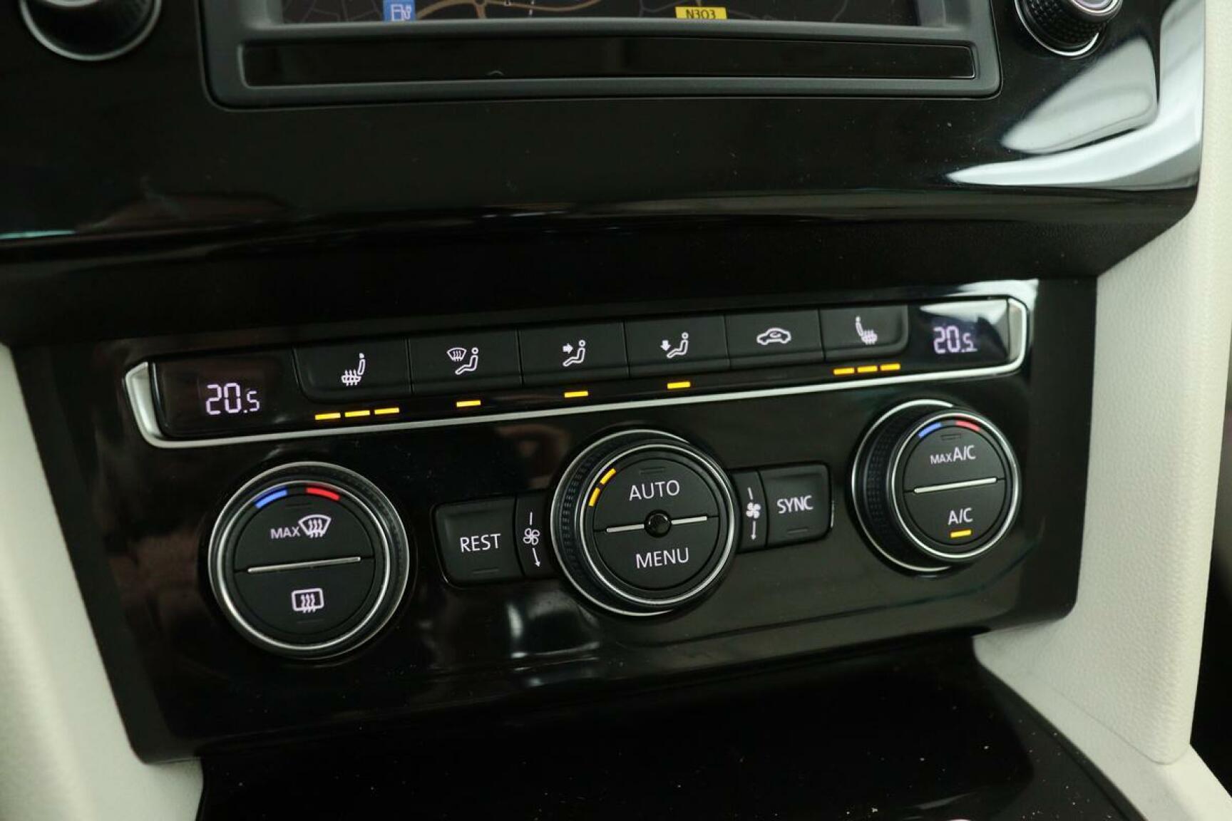 Volkswagen-Passat-18